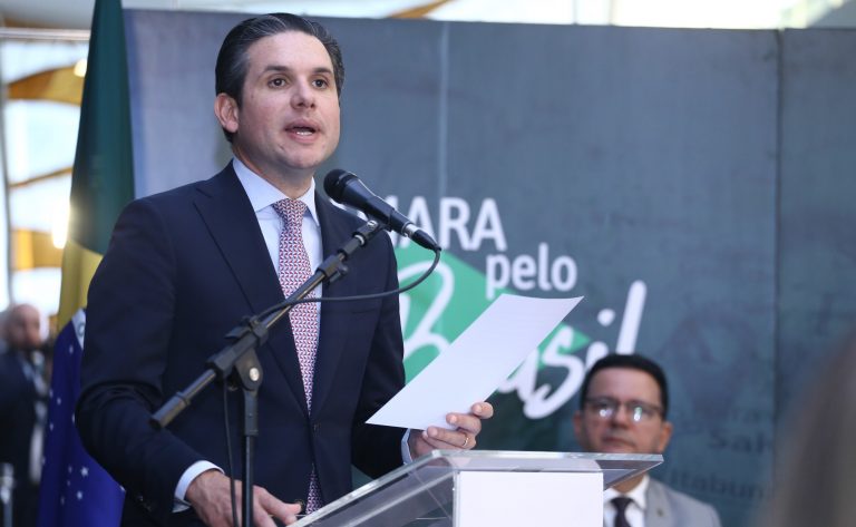 programa-camara-pelo-brasil-vai-aproximar-a-populacao-do-trabalho-legislativo,-afirma-hugo-motta