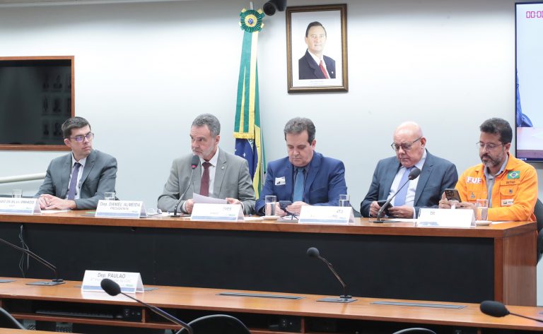 audiencia-expoe-problemas-na-fiscalizacao-e-avanco-do-crime-organizado-no-setor-de-combustiveis