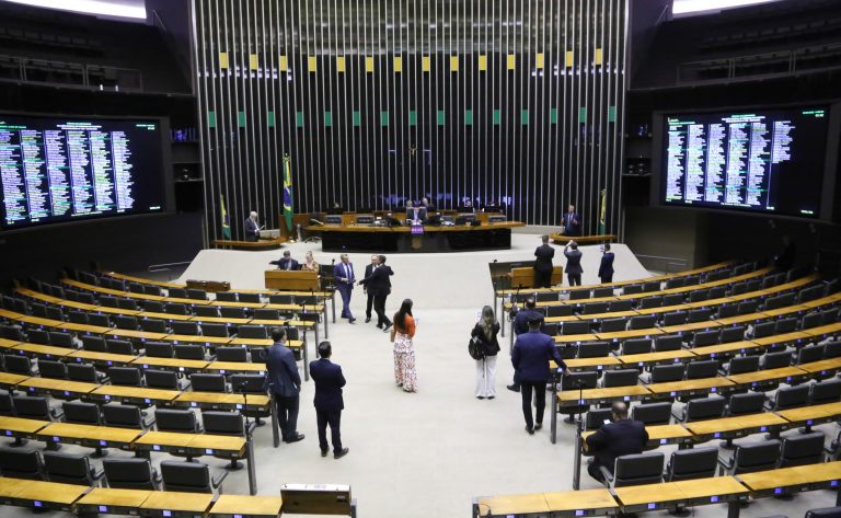 camara-aprova-extincao-do-cargo-efetivo-de-tecnico-em-servicos-paramedicos