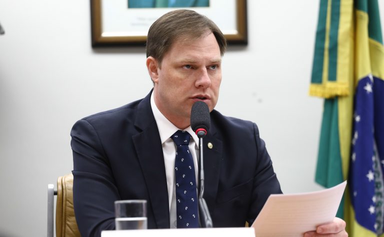 comissao-aprova-projeto-que-exclui-prova-obtida-ilegalmente-de-processo-penal-militar