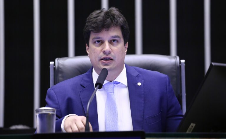 comissao-aprova-programa-de-formacao-para-jovens-aprendizes-na-administracao-federal
