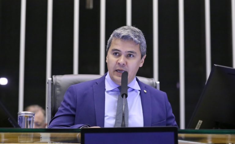 comissao-aprova-limite-de-altura-para-veiculo-de-transporte-de-animais-vivos