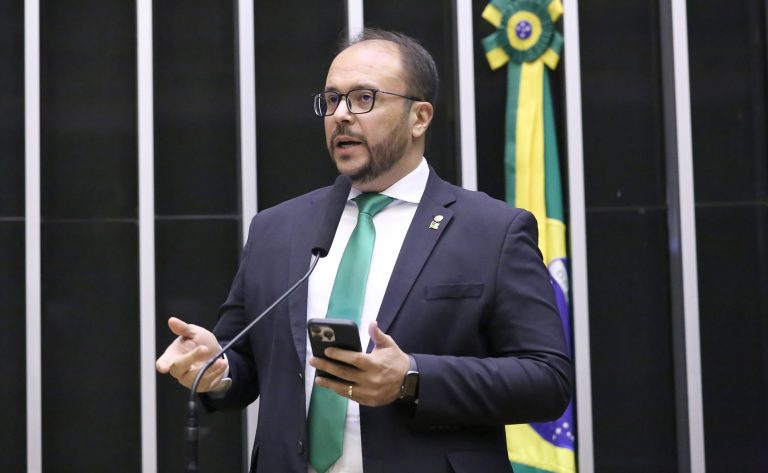 comissao-aprova-atencao-integral-a-pessoa-com-sindrome-de-down-no-sus